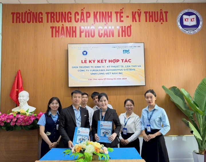 Trường Trung cấp Kinh tế - Kỹ thuật TP. Cần Thơ đã long trọng tổ chức Lễ ký kết hợp tác với Công ty FAS